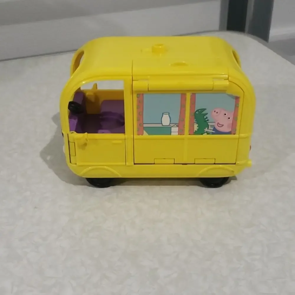 Peppa Pig Play N Go‎ Yellow Camper Van  Vehicle Toy with Hammock  Jazwares 6.5”